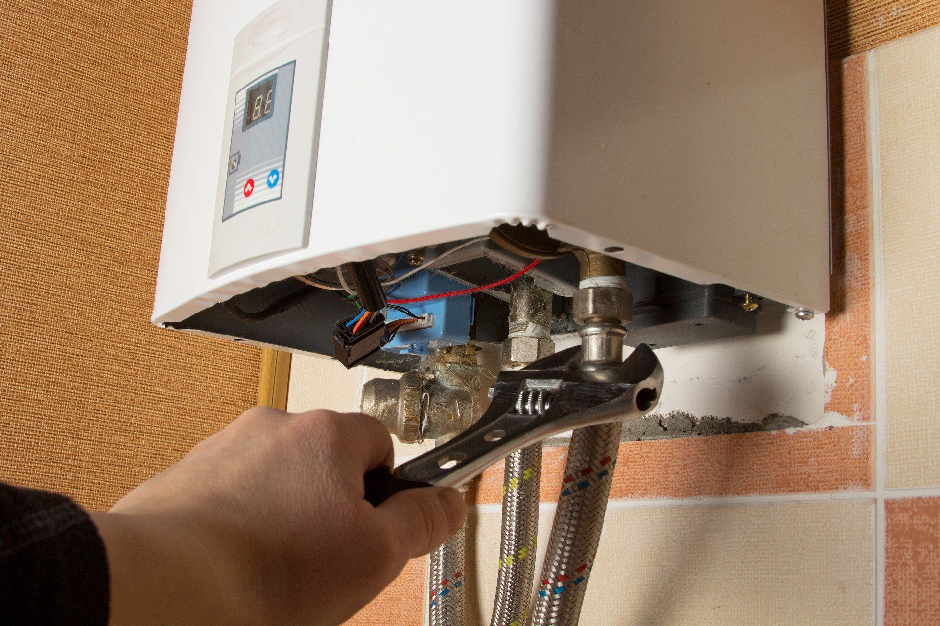 Water heater service for Grants Pass Plumbing